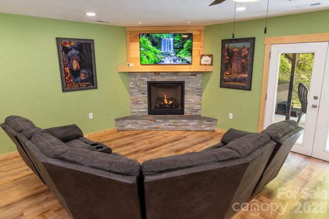 95 Lasso Lane, Waynesville, NC 28785