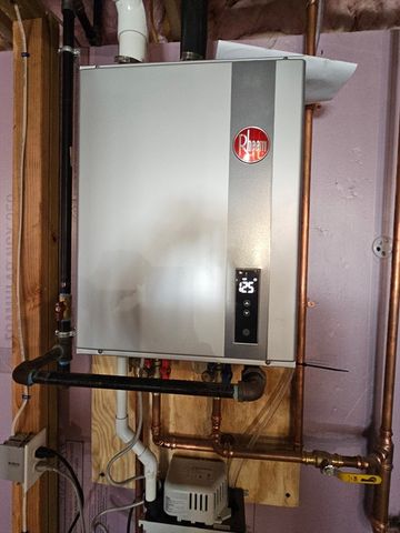 88 Stafford Holland Rd, Wales, MA 01081