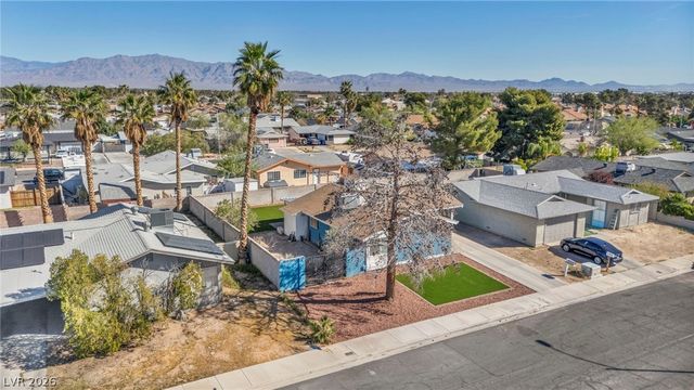 6300 Espinosa Avenue, Las Vegas, NV 89108