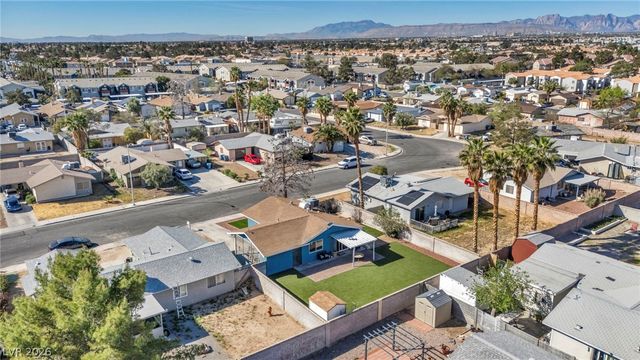 6300 Espinosa Avenue, Las Vegas, NV 89108