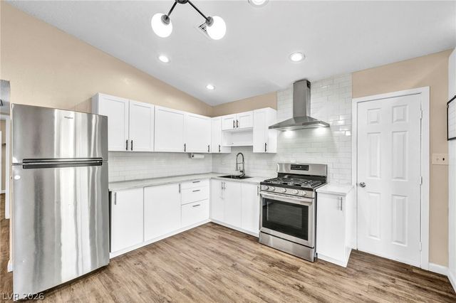 6300 Espinosa Avenue, Las Vegas, NV 89108