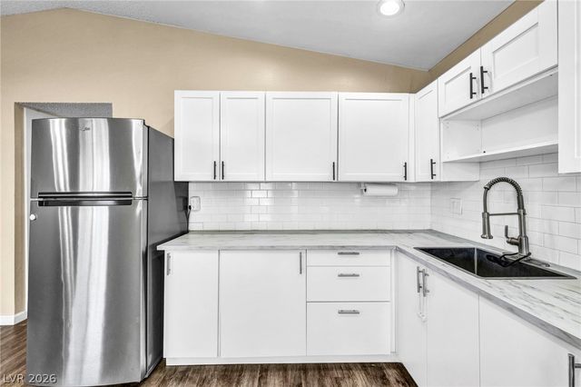 6300 Espinosa Avenue, Las Vegas, NV 89108