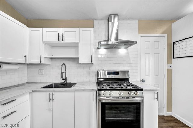 6300 Espinosa Avenue, Las Vegas, NV 89108