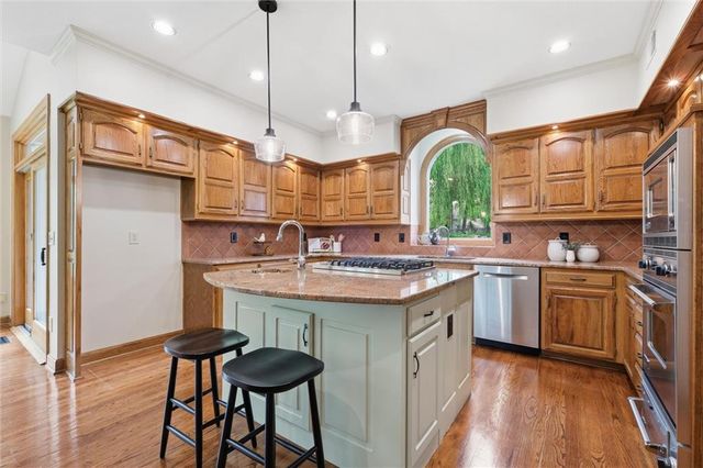 9019 W 139th Terrace, Overland Park, KS 66221