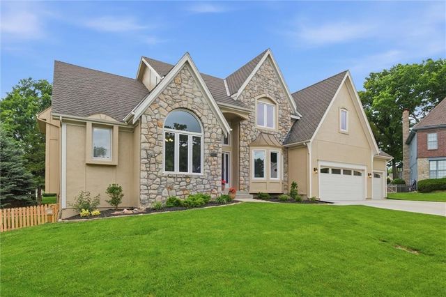 9019 W 139th Terrace, Overland Park, KS 66221