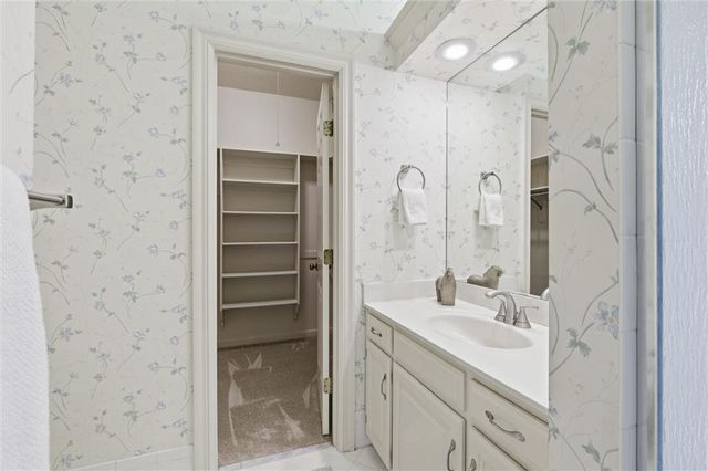 9019 W 139th Terrace, Overland Park, KS 66221