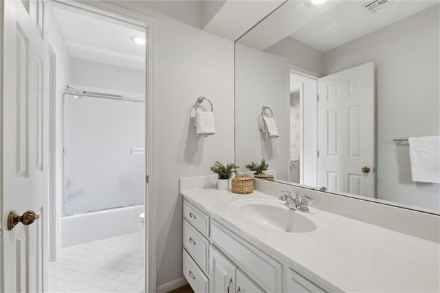 9019 W 139th Terrace, Overland Park, KS 66221