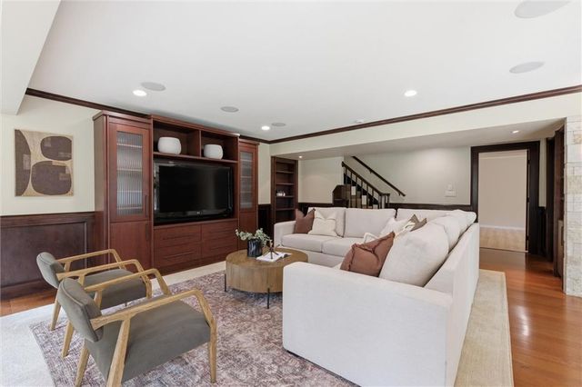 9019 W 139th Terrace, Overland Park, KS 66221