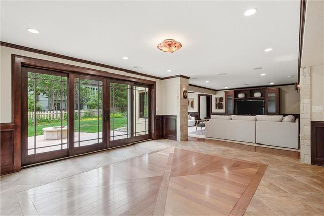 9019 W 139th Terrace, Overland Park, KS 66221