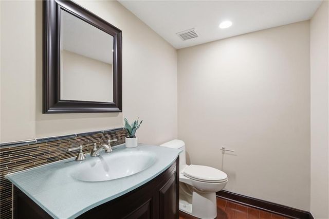 9019 W 139th Terrace, Overland Park, KS 66221