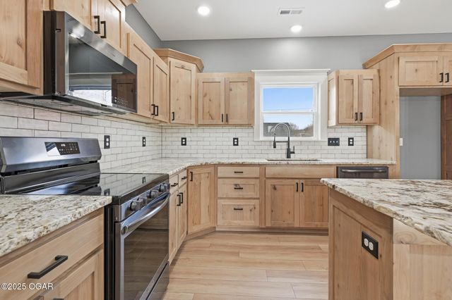 913 Samthea Drive, Oronogo, MO 64855