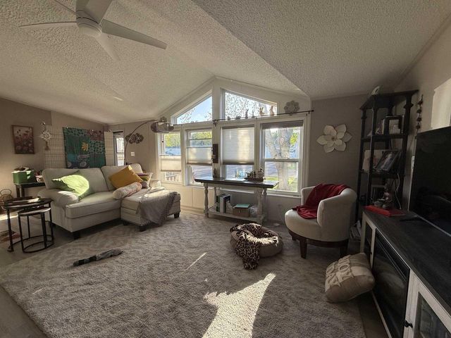 194 Hunters Glen, Baraboo, WI 53913