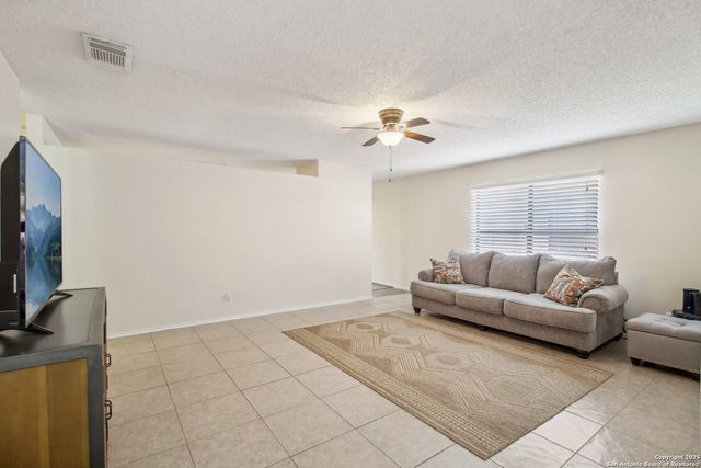 4825 Sunlit Well, San Antonio, TX 78247