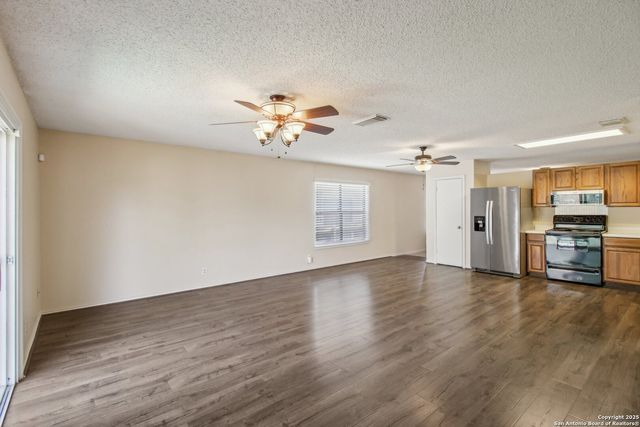 4825 Sunlit Well, San Antonio, TX 78247