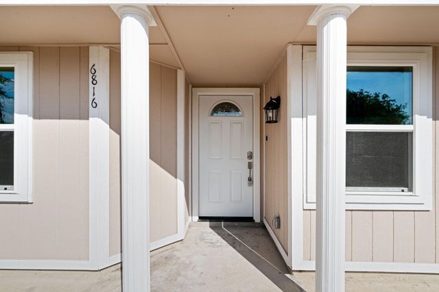 6816 Curry Drive, The Colony, TX 75056