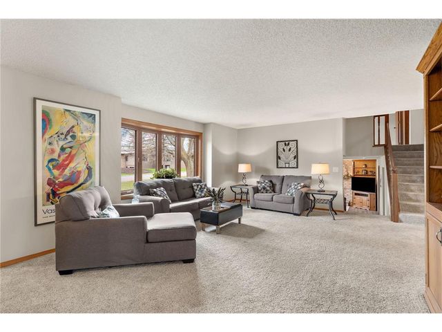 4589 Saddlewood Drive, Minnetonka, MN 55345