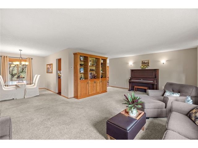 4589 Saddlewood Drive, Minnetonka, MN 55345