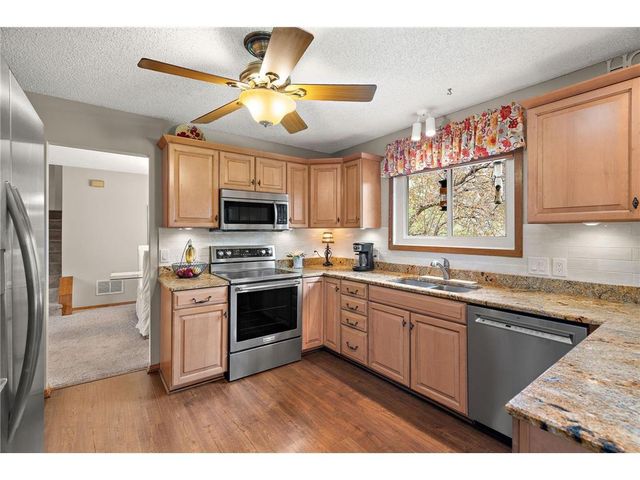 4589 Saddlewood Drive, Minnetonka, MN 55345