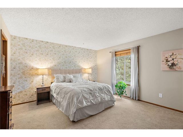 4589 Saddlewood Drive, Minnetonka, MN 55345