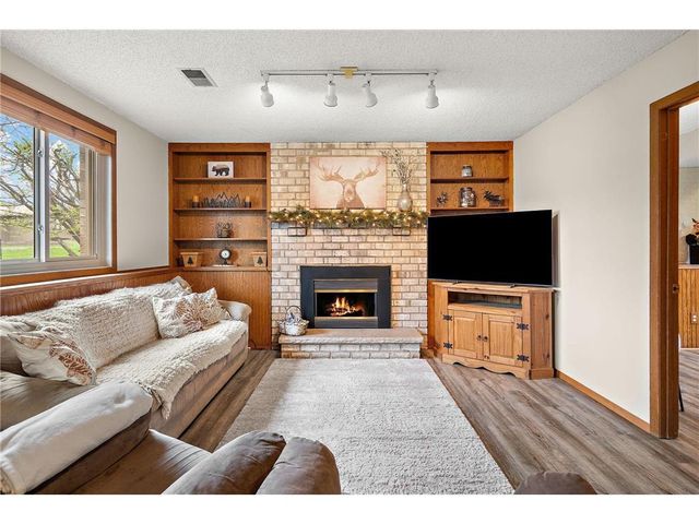 4589 Saddlewood Drive, Minnetonka, MN 55345