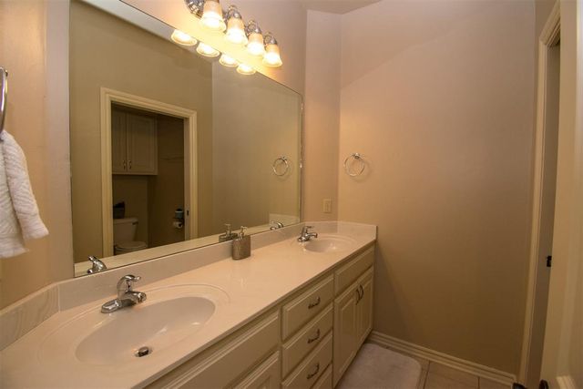 9029 NW 83rd Street, Yukon, OK 73099