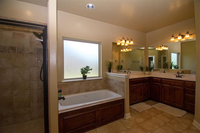 9029 NW 83rd Street, Yukon, OK 73099
