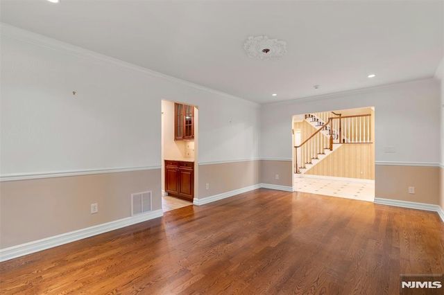506 Sunderland Road, Teaneck, NJ 07666