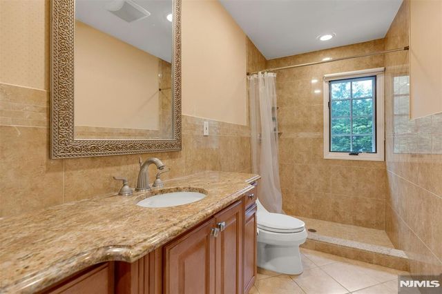 506 Sunderland Road, Teaneck, NJ 07666