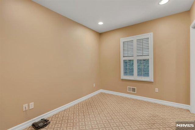 506 Sunderland Road, Teaneck, NJ 07666