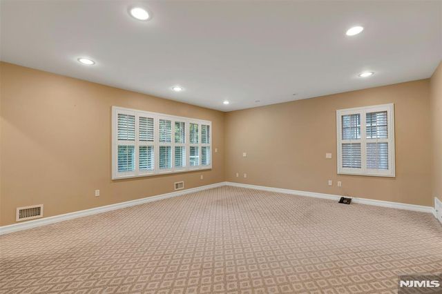 506 Sunderland Road, Teaneck, NJ 07666