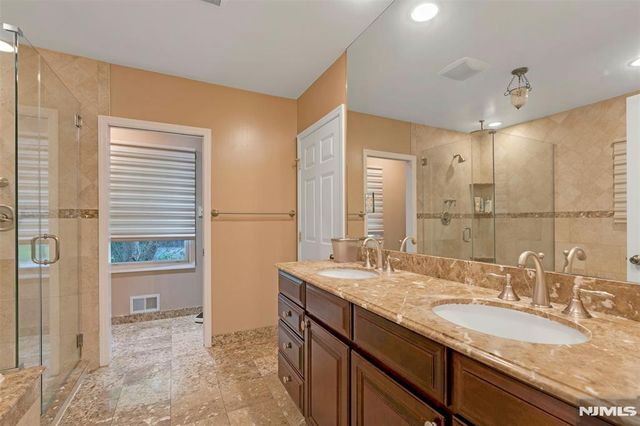 506 Sunderland Road, Teaneck, NJ 07666