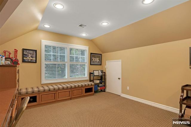 506 Sunderland Road, Teaneck, NJ 07666
