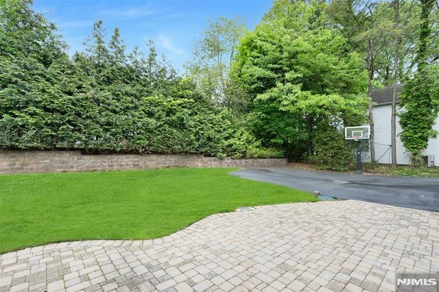 506 Sunderland Road, Teaneck, NJ 07666