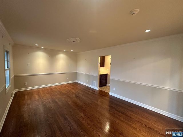 506 Sunderland Road, Teaneck, NJ 07666