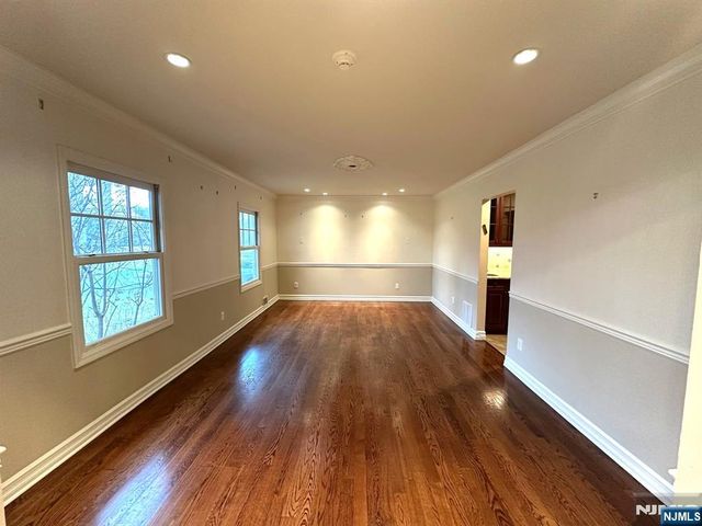 506 Sunderland Road, Teaneck, NJ 07666