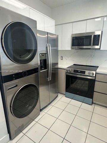 5091 NW 7th Street 1008, Miami, FL 33126