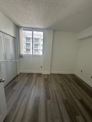 5091 NW 7th Street 1008, Miami, FL 33126