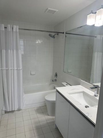 5091 NW 7th Street 1008, Miami, FL 33126