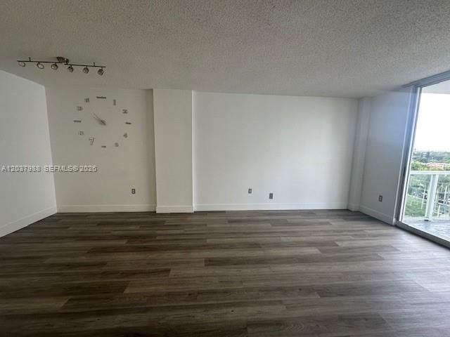5091 NW 7th Street 1008, Miami, FL 33126