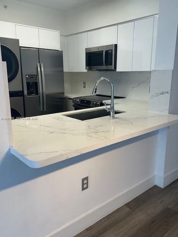 5091 NW 7th Street 1008, Miami, FL 33126
