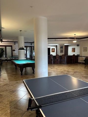 5091 NW 7th Street 1008, Miami, FL 33126