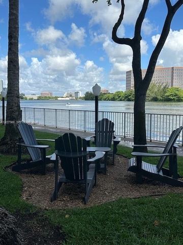 5091 NW 7th Street 1008, Miami, FL 33126