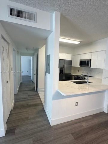 5091 NW 7th Street 1008, Miami, FL 33126