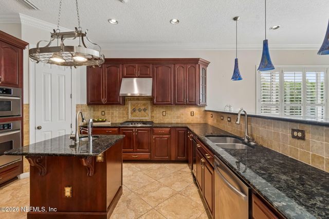4728 UNIVERSITY Boulevard N, Jacksonville, FL 32277