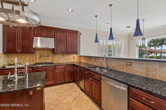 4728 UNIVERSITY Boulevard N, Jacksonville, FL 32277