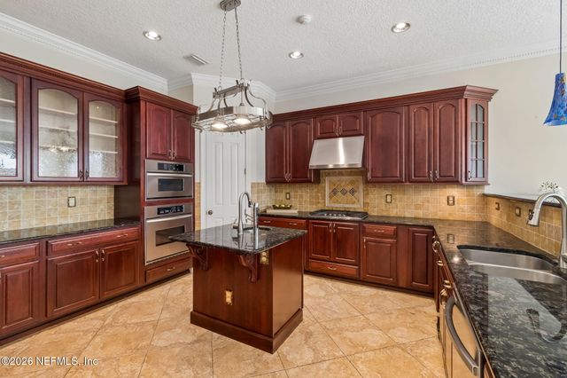 4728 UNIVERSITY Boulevard N, Jacksonville, FL 32277