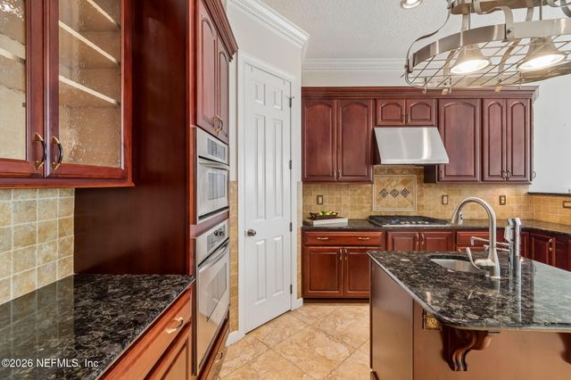 4728 UNIVERSITY Boulevard N, Jacksonville, FL 32277