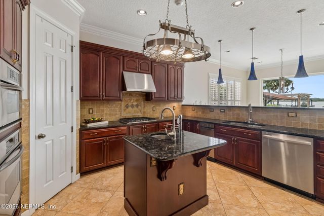 4728 UNIVERSITY Boulevard N, Jacksonville, FL 32277
