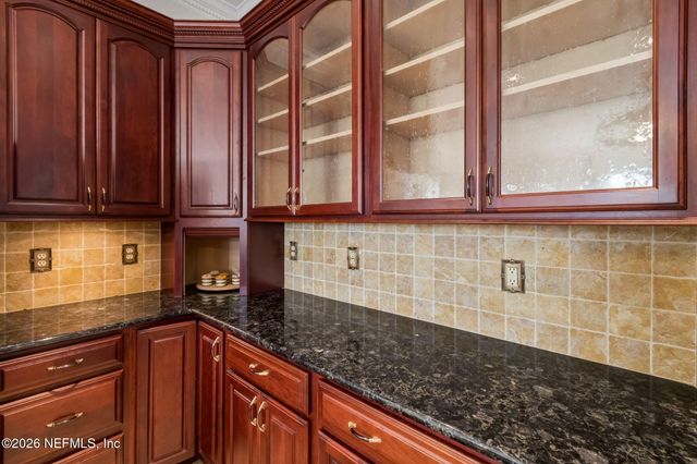 4728 UNIVERSITY Boulevard N, Jacksonville, FL 32277