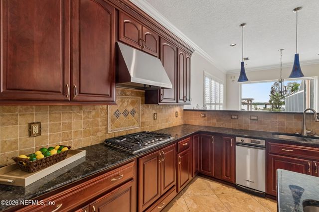 4728 UNIVERSITY Boulevard N, Jacksonville, FL 32277